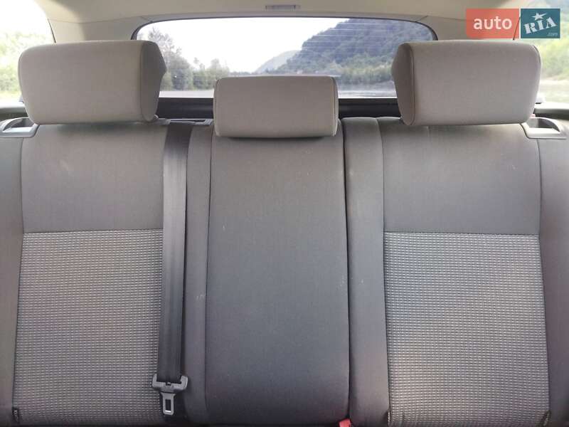 Универсал Volkswagen Golf 2008 в Хусте