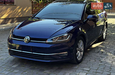Универсал Volkswagen Golf 2017 в Сваляве
