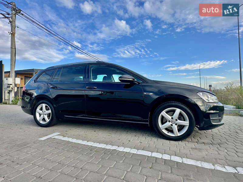 Універсал Volkswagen Golf 2015 в Львові