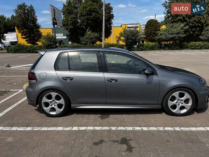 Хэтчбек Volkswagen Golf 2012 в Киеве