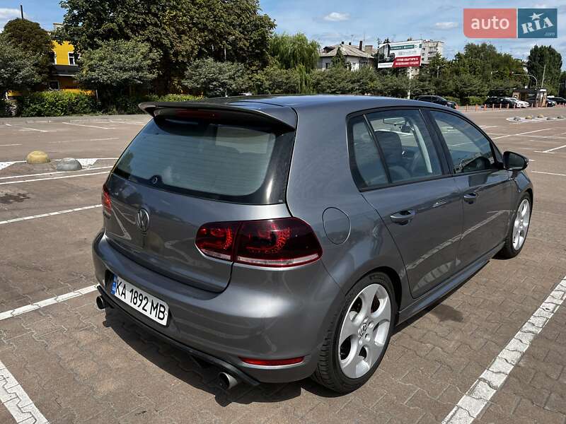 Хэтчбек Volkswagen Golf 2012 в Киеве