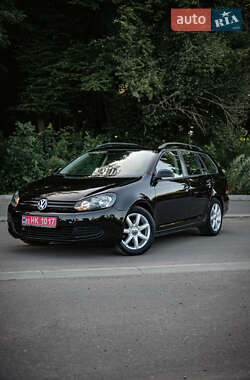 Универсал Volkswagen Golf 2011 в Бурштыне