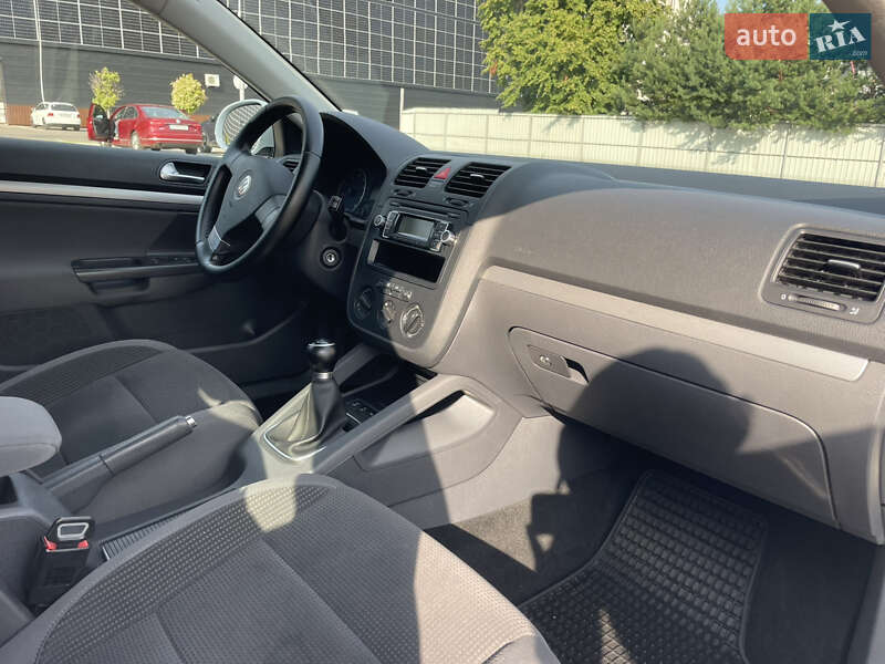 Універсал Volkswagen Golf 2009 в Луцьку