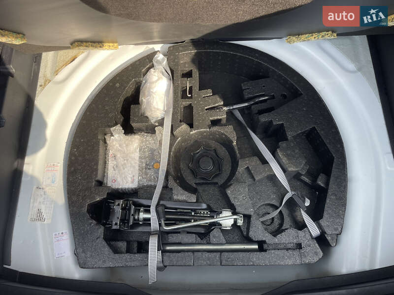 Універсал Volkswagen Golf 2009 в Луцьку