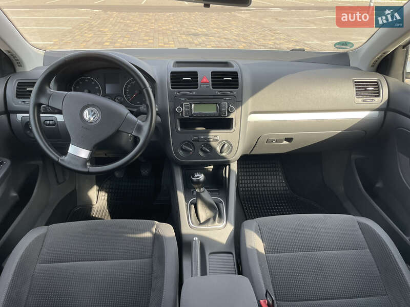 Універсал Volkswagen Golf 2009 в Луцьку