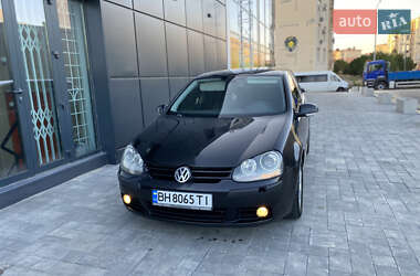 Хэтчбек Volkswagen Golf 2004 в Одессе