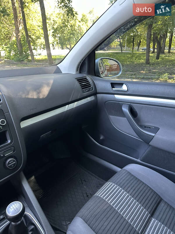 Хетчбек Volkswagen Golf 2007 в Харкові