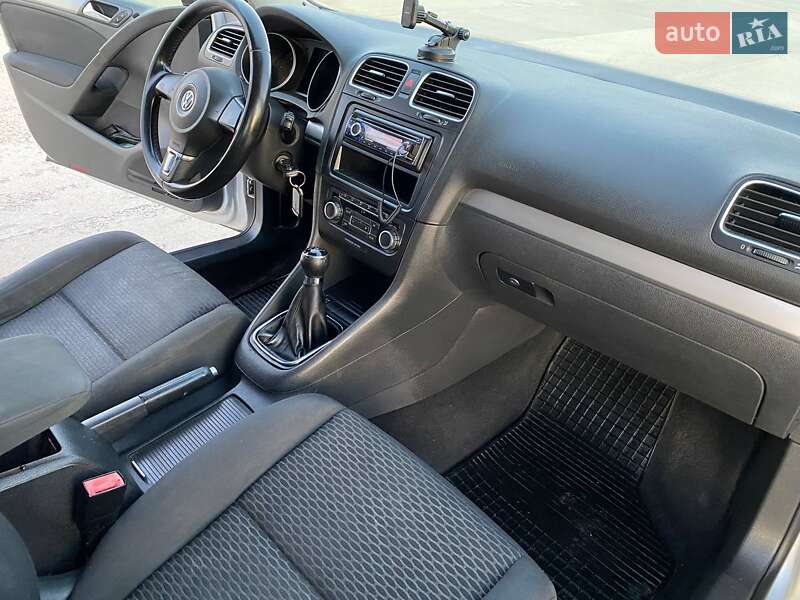 Хетчбек Volkswagen Golf 2009 в Монастирищеві