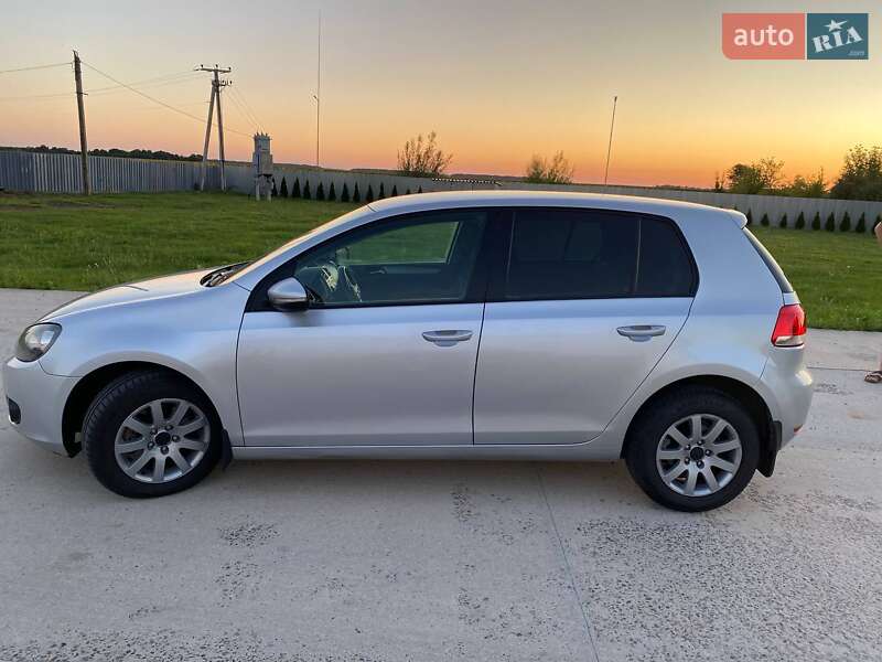 Хетчбек Volkswagen Golf 2009 в Монастирищеві