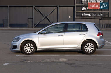 Хэтчбек Volkswagen Golf 2014 в Киеве