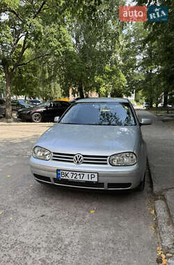 Хетчбек Volkswagen Golf 2003 в Вараші
