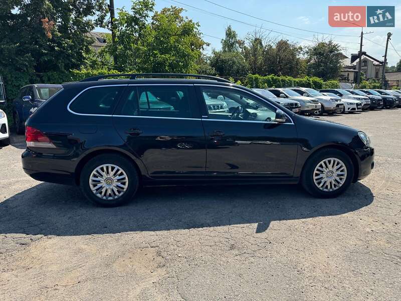 Універсал Volkswagen Golf 2011 в Вінниці