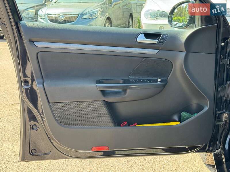 Універсал Volkswagen Golf 2011 в Вінниці