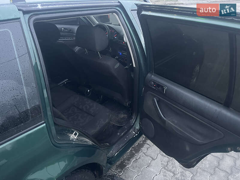 Універсал Volkswagen Golf 1999 в Володимирі