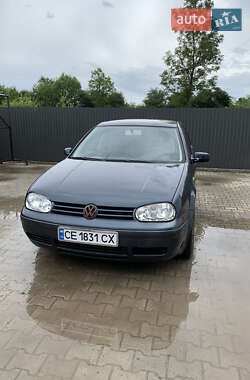 Хетчбек Volkswagen Golf 2003 в Чернівцях
