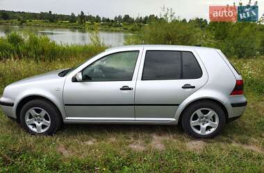 Хэтчбек Volkswagen Golf 2002 в Нетешине