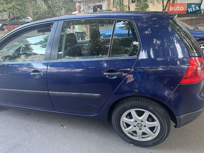 Хетчбек Volkswagen Golf 2005 в Одесі