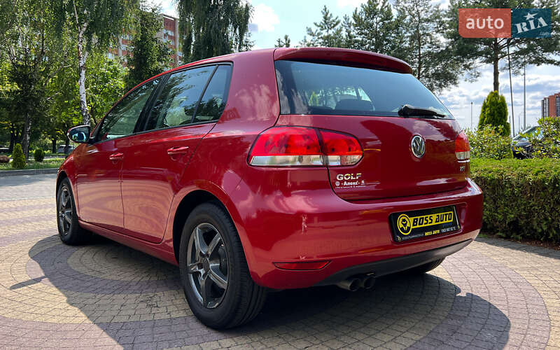 Хэтчбек Volkswagen Golf 2011 в Львове