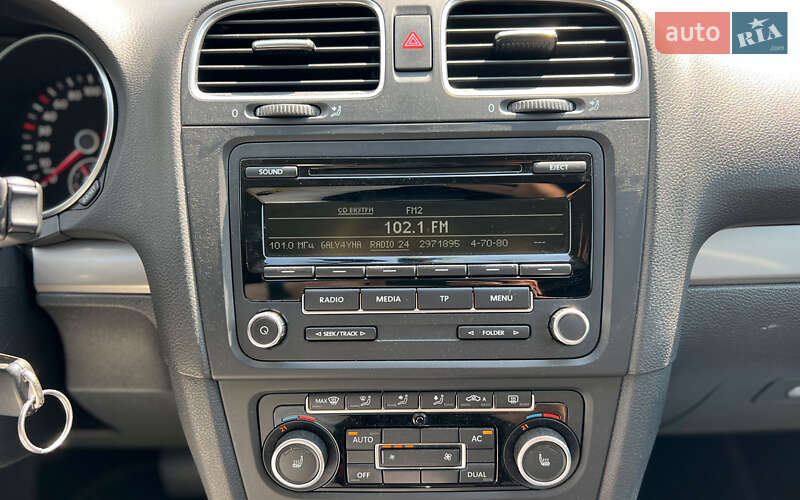 Хэтчбек Volkswagen Golf 2011 в Львове