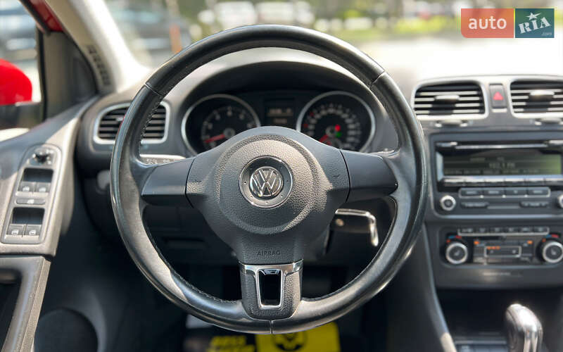 Хэтчбек Volkswagen Golf 2011 в Львове