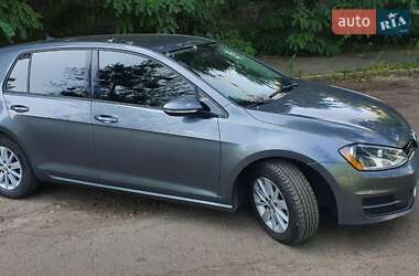 Хэтчбек Volkswagen Golf 2015 в Киеве