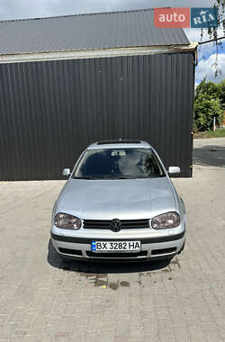 Хетчбек Volkswagen Golf 2001 в Ізяславі
