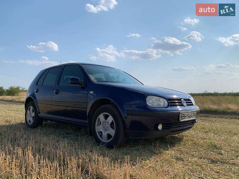 Хетчбек Volkswagen Golf 2003 в Роздільній