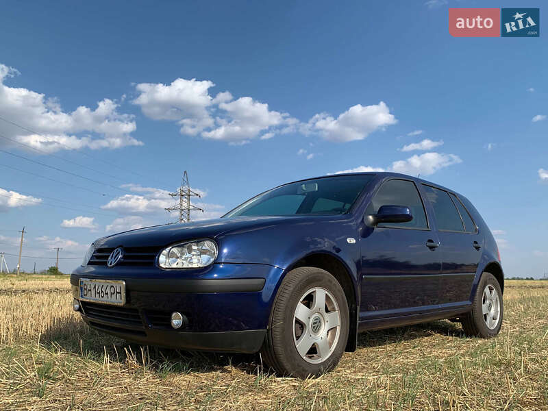Хетчбек Volkswagen Golf 2003 в Роздільній