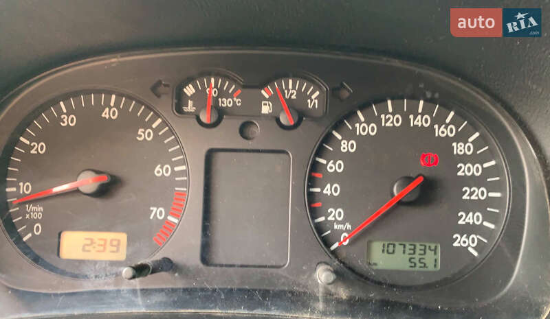 Хетчбек Volkswagen Golf 2003 в Роздільній