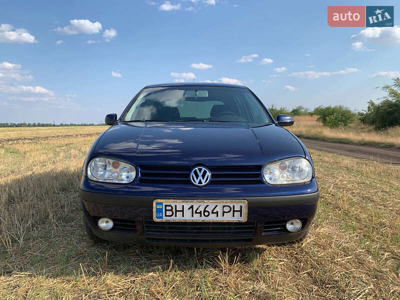 Хетчбек Volkswagen Golf 2003 в Роздільній