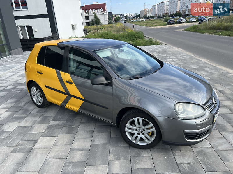 Хетчбек Volkswagen Golf 2007 в Києві