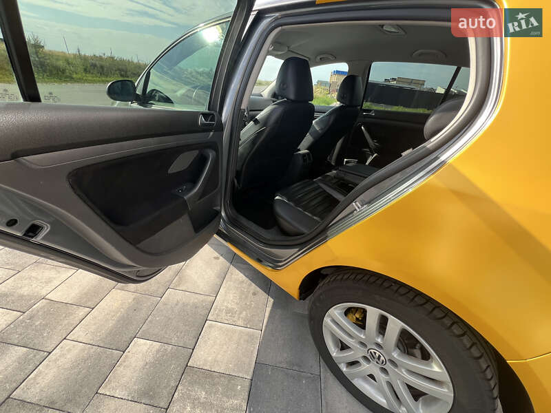 Хетчбек Volkswagen Golf 2007 в Києві