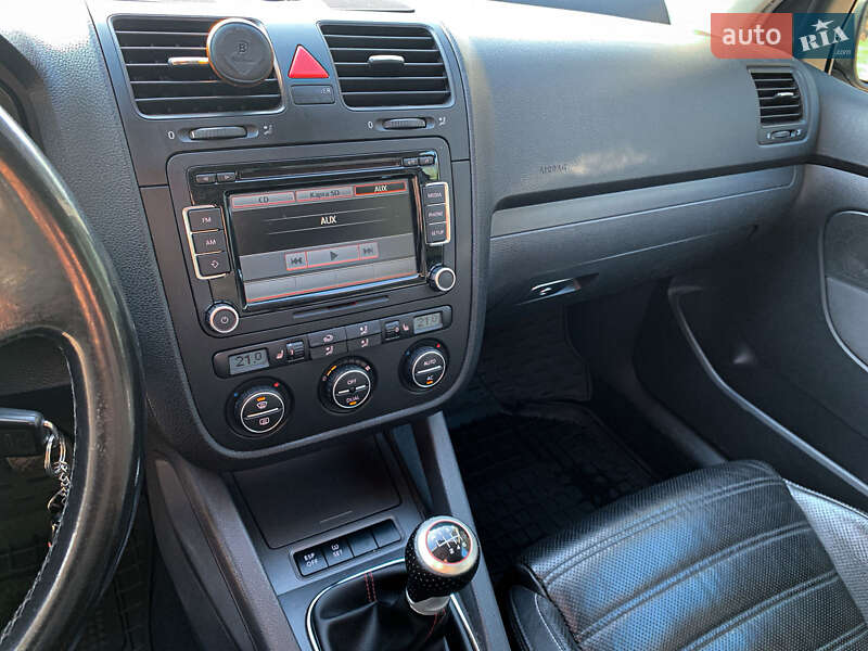 Хетчбек Volkswagen Golf 2007 в Києві