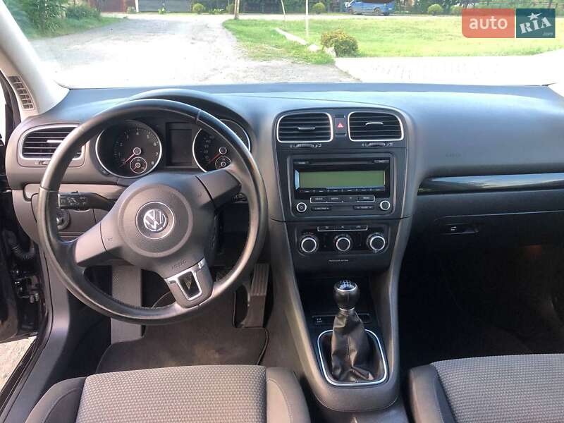 Хэтчбек Volkswagen Golf 2009 в Луцке