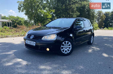 Хетчбек Volkswagen Golf 2006 в Чернівцях