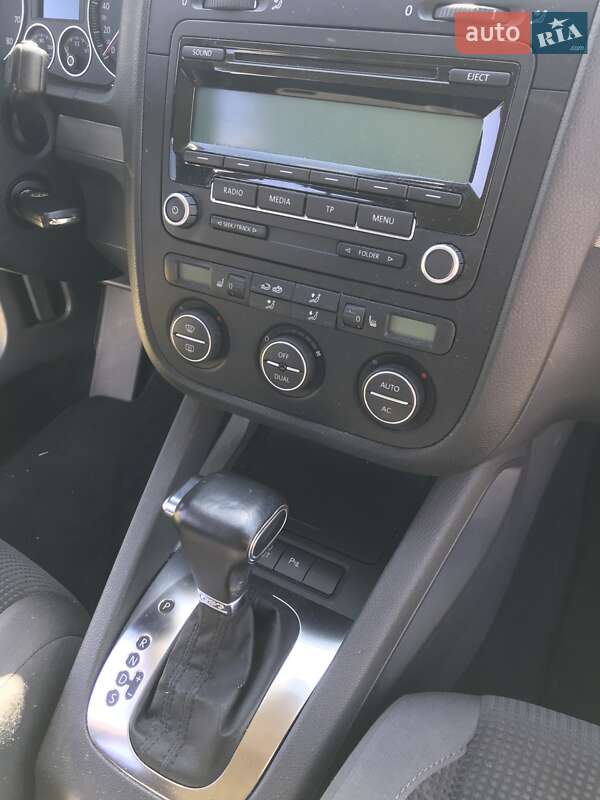 Універсал Volkswagen Golf 2009 в Хусті