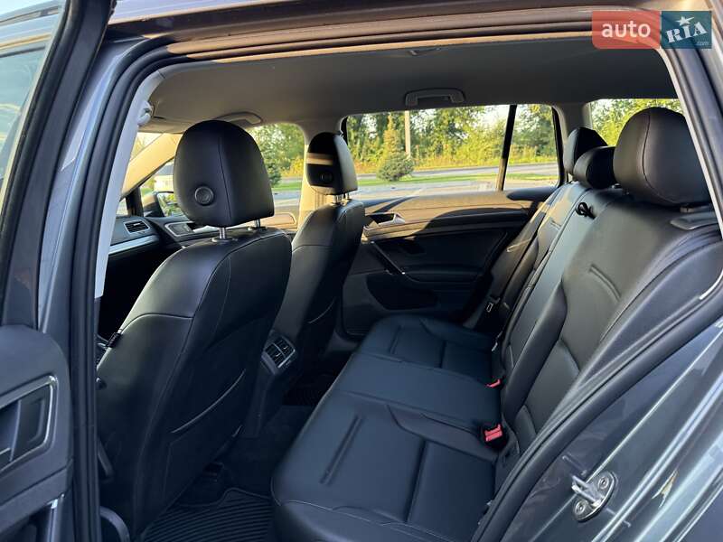 Универсал Volkswagen Golf 2019 в Пирятине