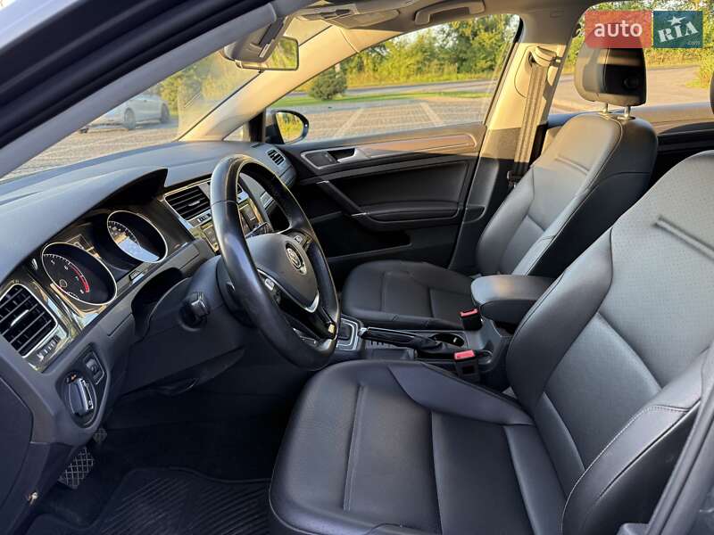 Универсал Volkswagen Golf 2019 в Пирятине