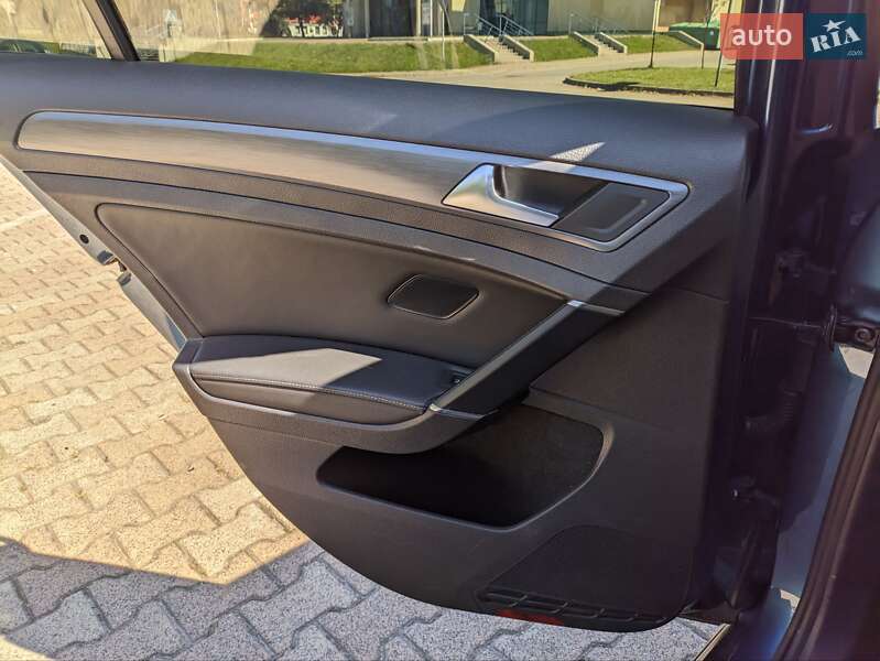 Хетчбек Volkswagen Golf 2018 в Одесі