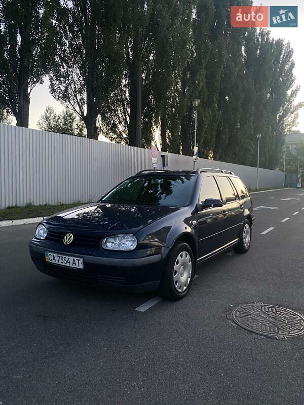 Volkswagen Golf 2004