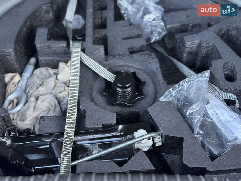 Хэтчбек Volkswagen Golf 2010 в Дрогобыче