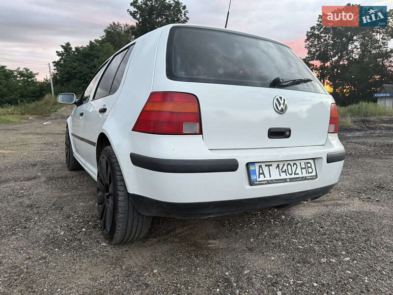 Хетчбек Volkswagen Golf 1998 в Кіцмані