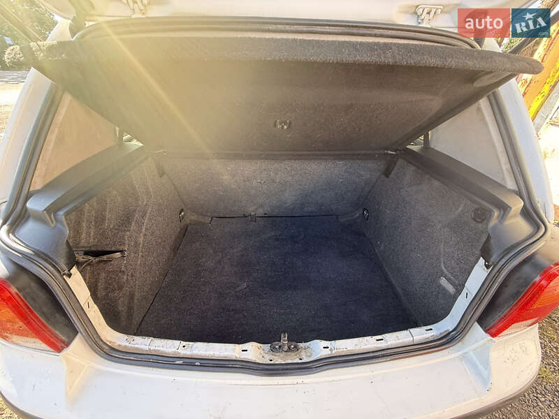 Хетчбек Volkswagen Golf 1998 в Кіцмані