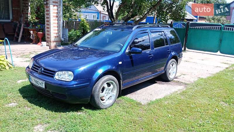 Універсал Volkswagen Golf 2004 в Умані