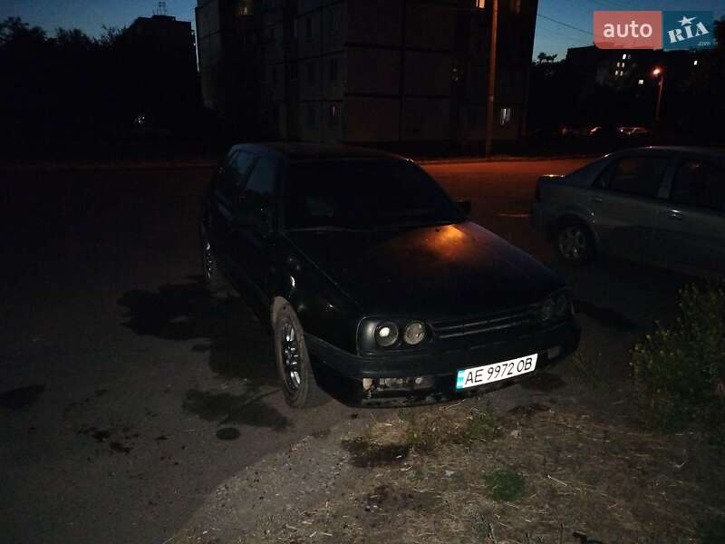 Хэтчбек Volkswagen Golf 1994 в Кривом Роге