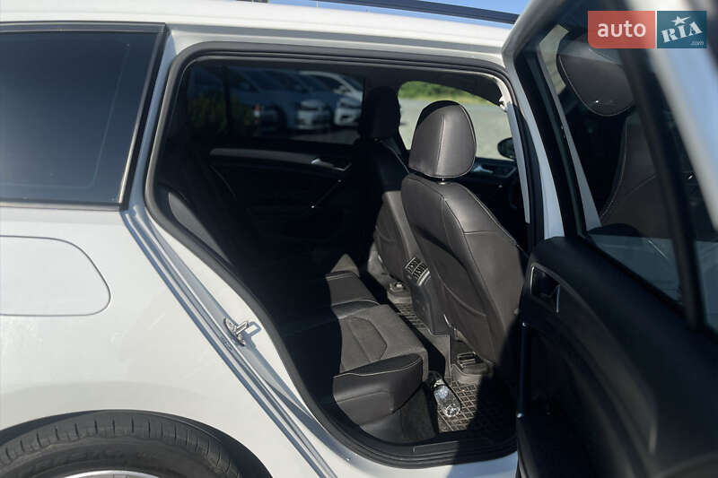 Универсал Volkswagen Golf 2014 в Мукачево