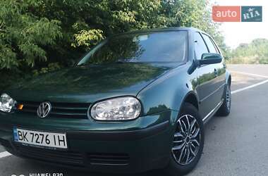 Хетчбек Volkswagen Golf 2000 в Луцьку
