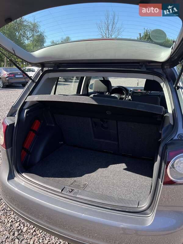 Хетчбек Volkswagen Golf 2005 в Черкасах