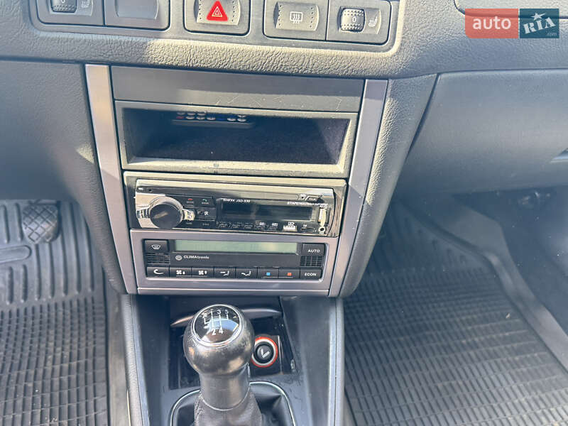 Універсал Volkswagen Golf 2005 в Вінниці