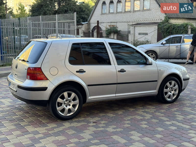 Хетчбек Volkswagen Golf 2001 в Вінниці